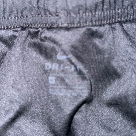 nike shorts size medium - Picture 3 of 3